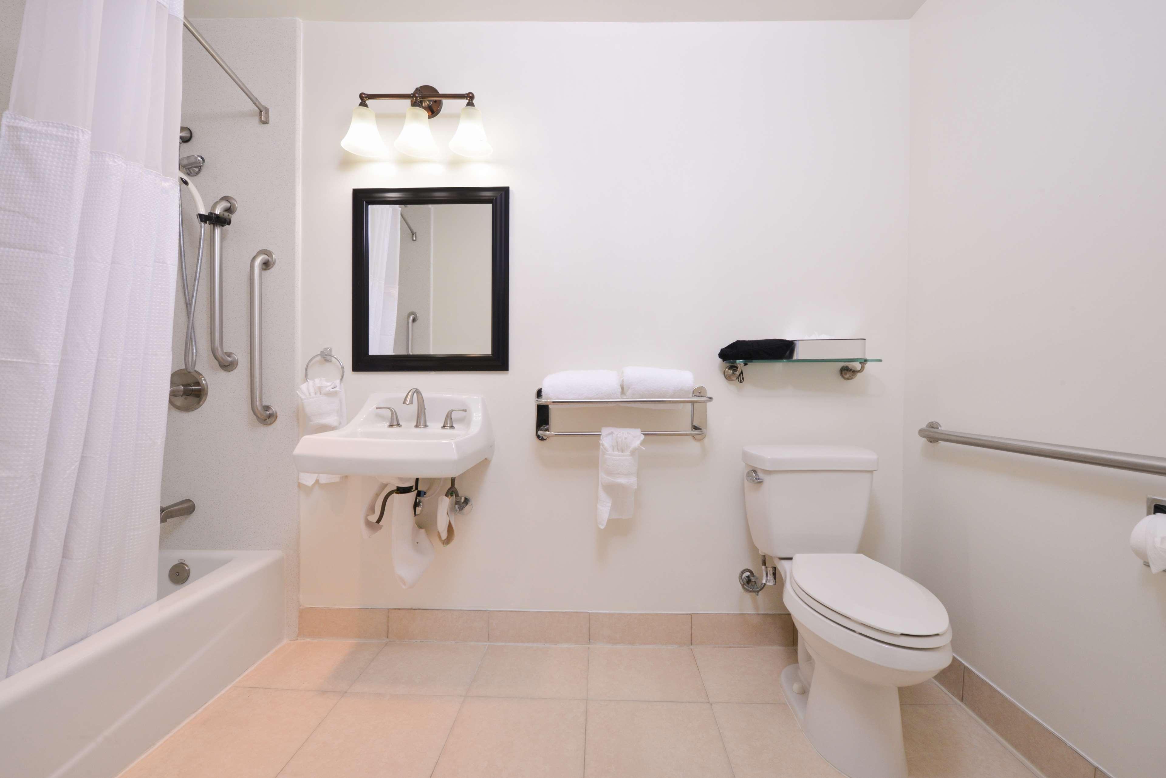 Western La Mid-town Hotel 3*